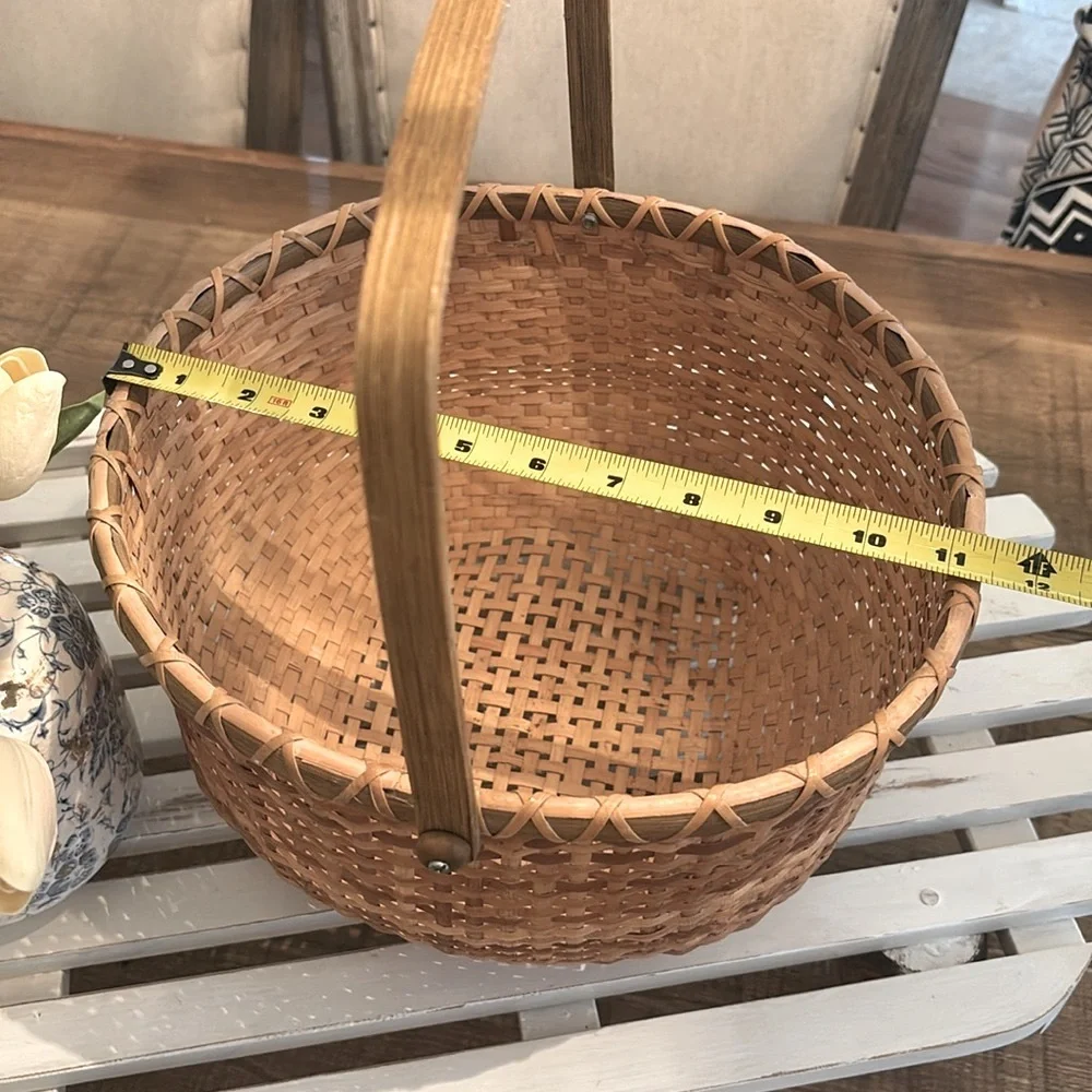 Vintage Handwoven Gathering Basket. 12.5”T 11”W Timeless | Neutral. EUC